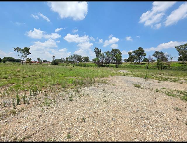 19,042M² VACANT LAND FOR SALE IN CITY DEEP